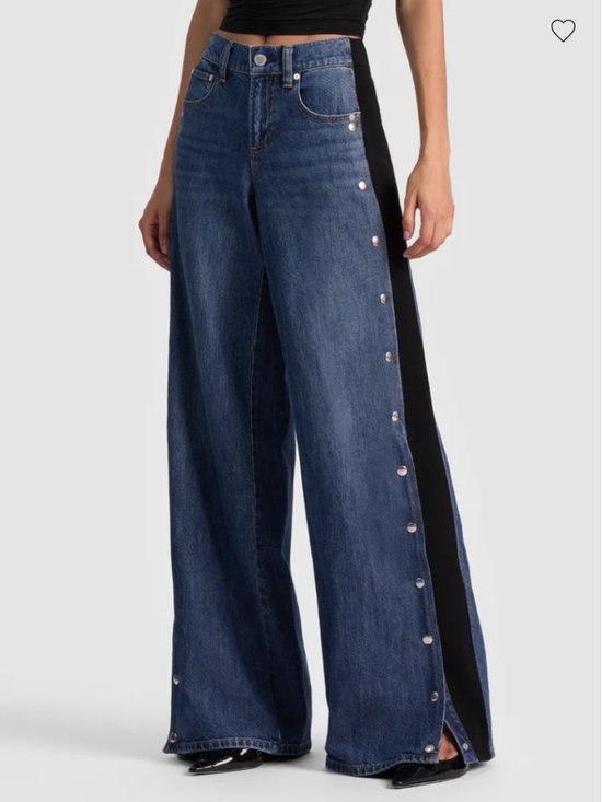 Alice + Olivia Denim - Alice + Olivia Amazing Low Rise Wide Leg Snap Trim Jeans in the "Cambria Vintage